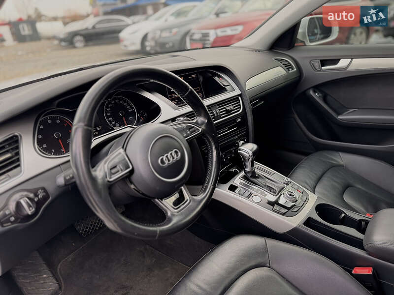 Седан Audi A4 2016 в Самборі