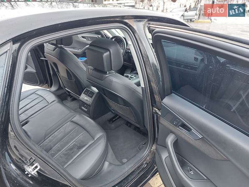 Седан Audi A4 2016 в Львове
