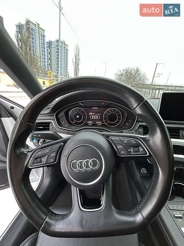 Седан Audi A4 2016 в Киеве