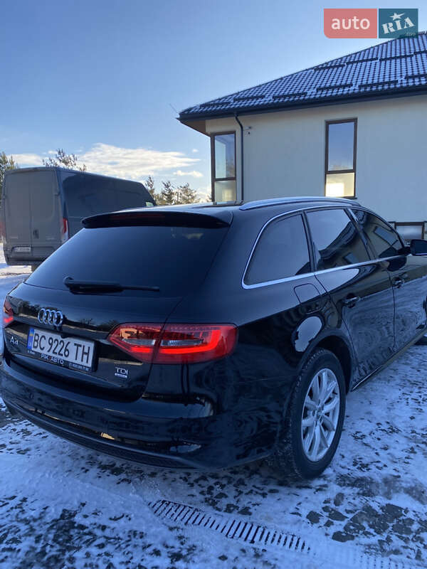 Універсал Audi A4 2013 в Жовкві