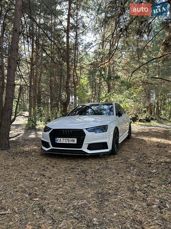 Седан Audi A4 2016 в Киеве