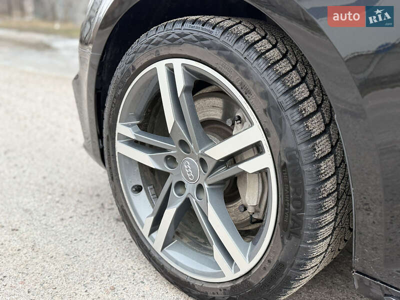 Седан Audi A4 2016 в Полтаві