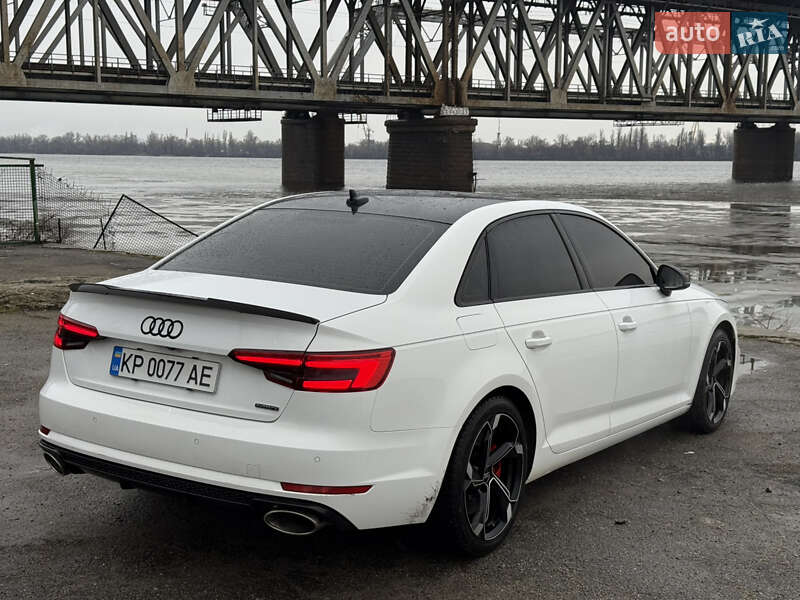 Седан Audi A4 2017 в Днепре
