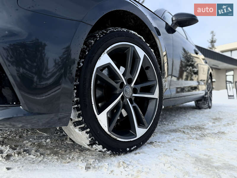 Седан Audi A4 2019 в Львове