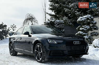 Седан Audi A4 2019 в Львові
