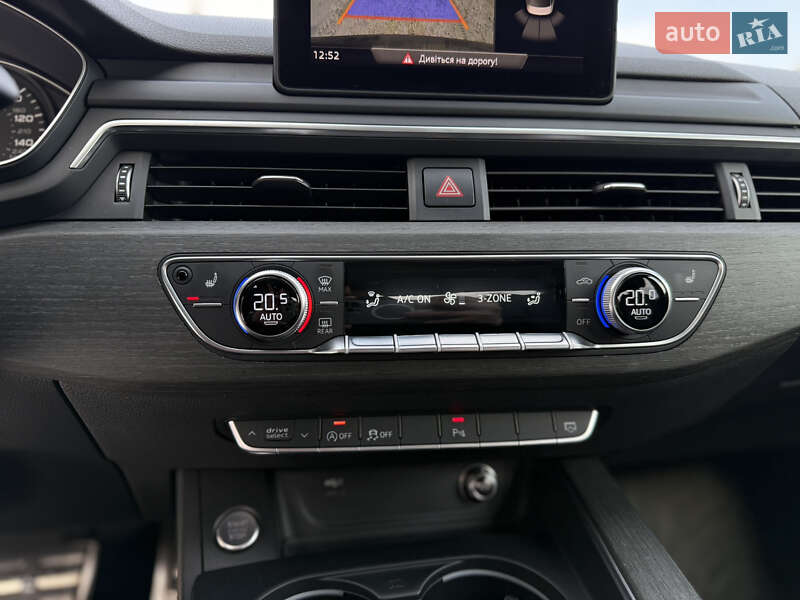 Седан Audi A4 2019 в Львове