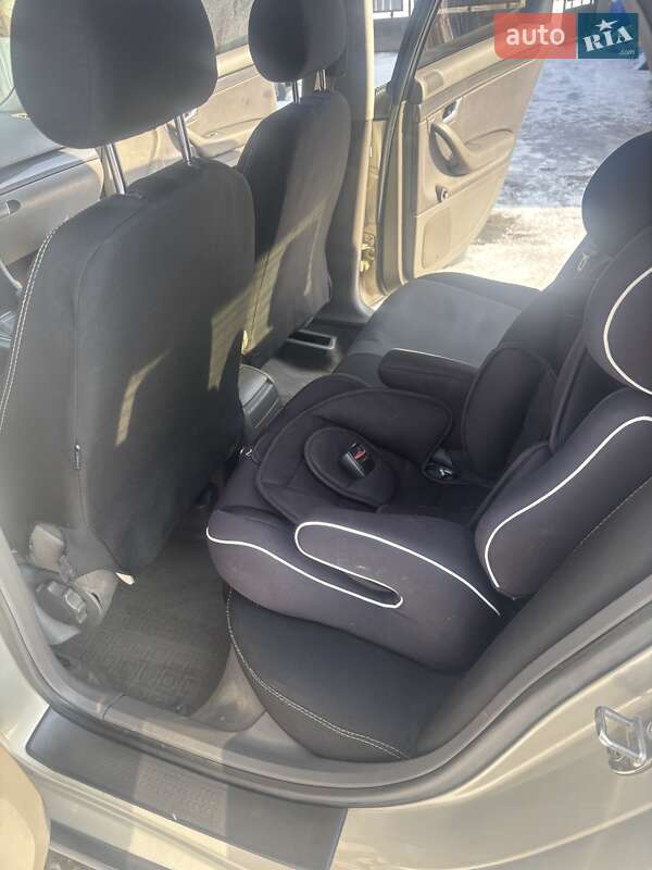 Седан Audi A4 2001 в Івано-Франківську