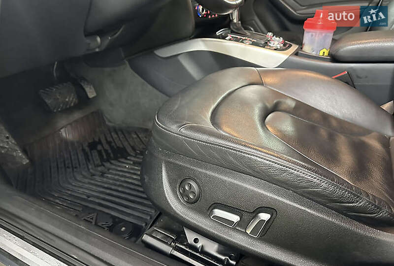 Седан Audi A4 2013 в Львові