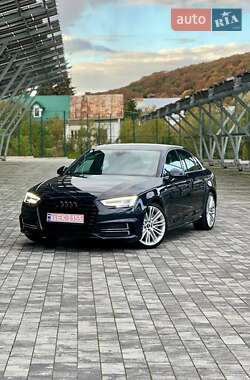Седан Audi A4 2018 в Львові