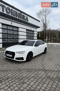 Седан Audi A4 2019 в Львові
