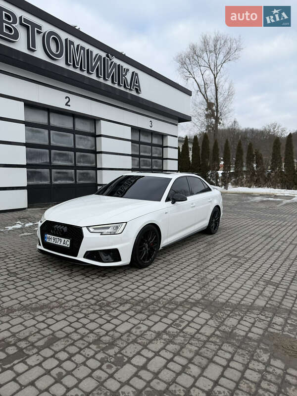 Седан Audi A4 2019 в Львові