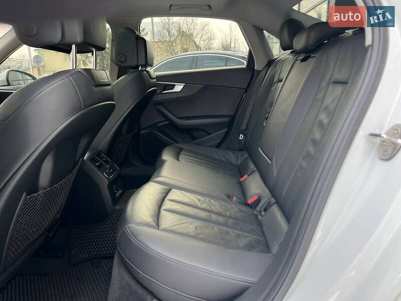Седан Audi A4 2016 в Івано-Франківську