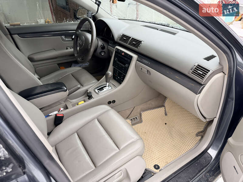 Седан Audi A4 2003 в Бару