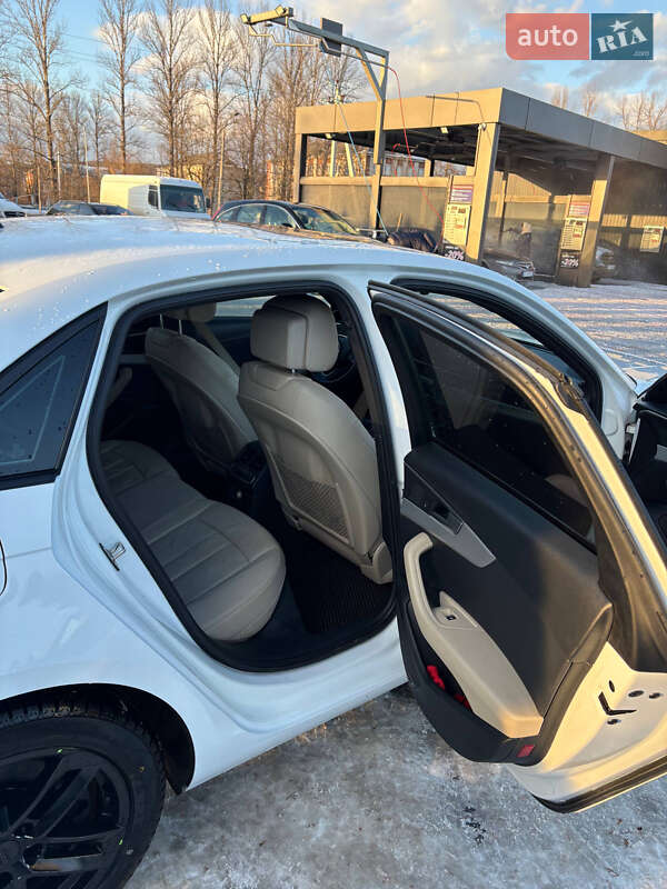 Седан Audi A4 2017 в Ивано-Франковске фото 9 Седан Audi A4 2017 в Ивано-Франковске