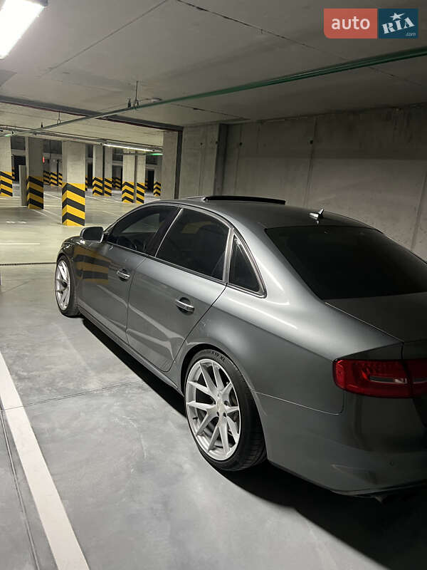 Седан Audi A4 2015 в Киеве