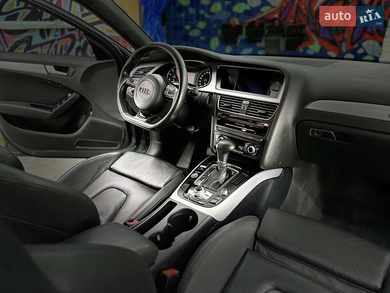 Седан Audi A4 2015 в Киеве