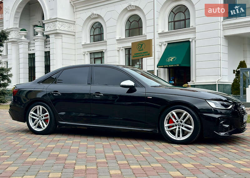 Седан Audi A4 2022 в Одесі