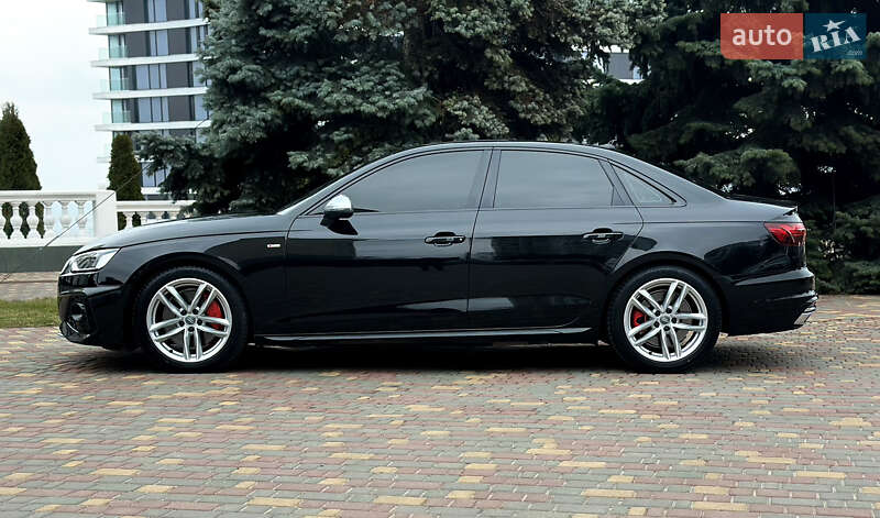 Седан Audi A4 2022 в Одесі