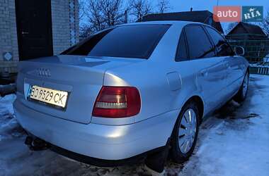 Седан Audi A4 1999 в Коровьем