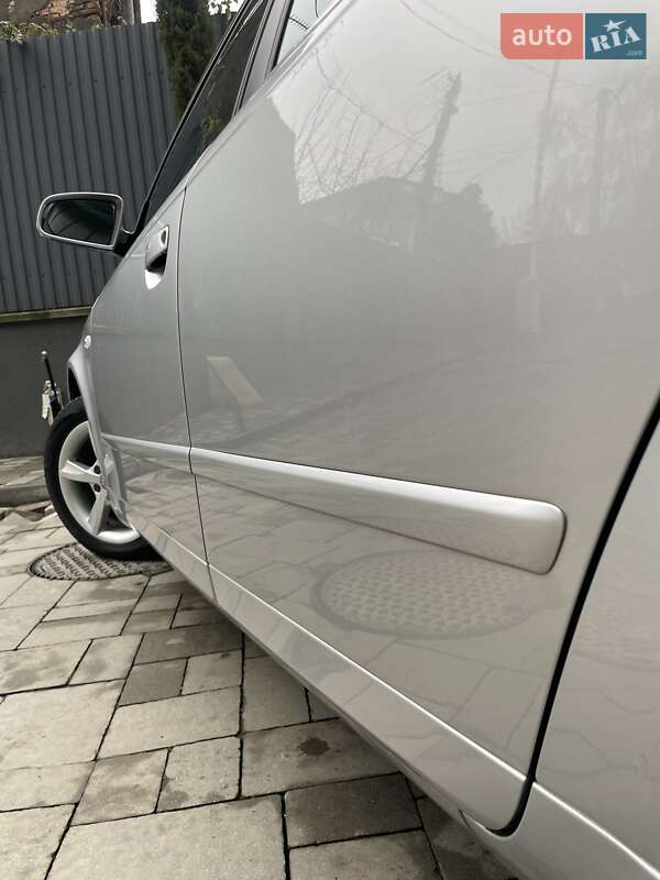 Універсал Audi A4 2005 в Ужгороді