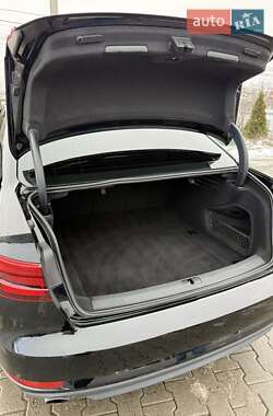 Седан Audi A4 2016 в Черновцах