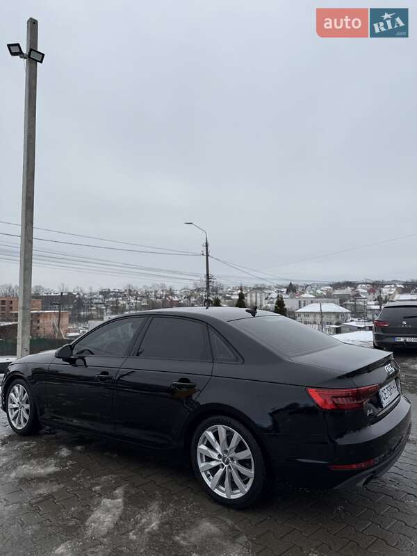 Седан Audi A4 2016 в Черновцах