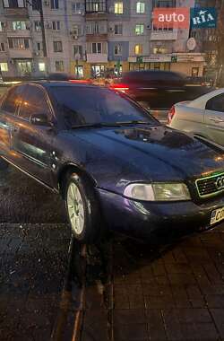 Седан Audi A4 1997 в Запорожье