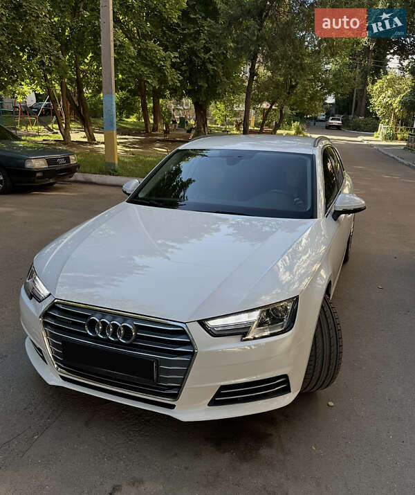 Универсал Audi A4 2017 в Черновцах