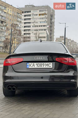 Седан Audi A4 2015 в Луцьку