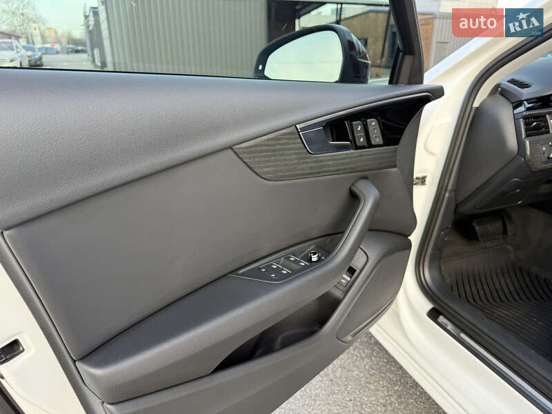 Седан Audi A4 2020 в Киеве