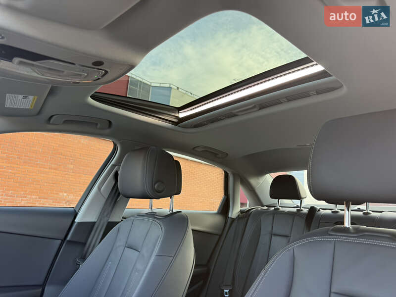 Седан Audi A4 2020 в Киеве