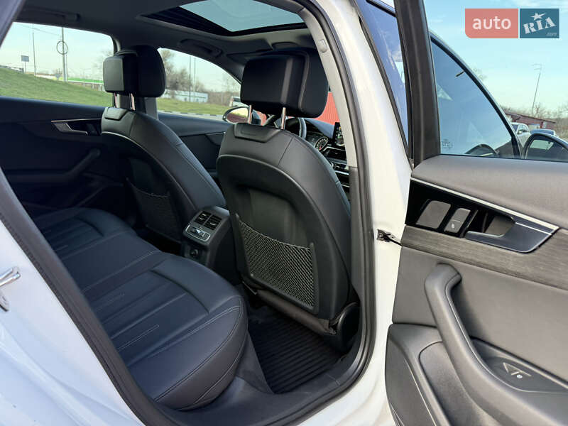 Седан Audi A4 2020 в Киеве