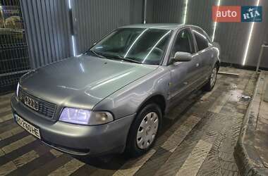 Седан Audi A4 1997 в Ужгороде