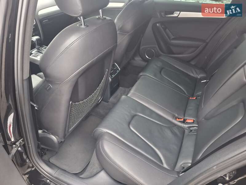 Седан Audi A4 2015 в Каменец-Подольском