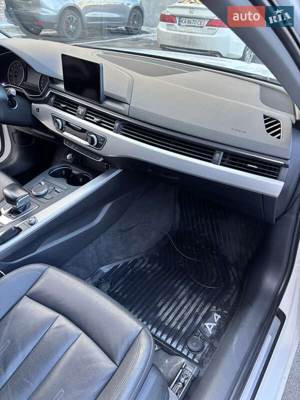 Седан Audi A4 2016 в Киеве
