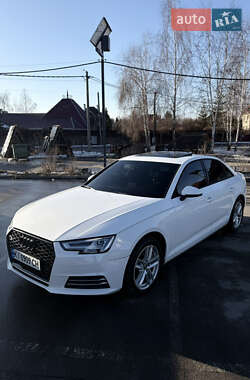 Седан Audi A4 2017 в Киеве