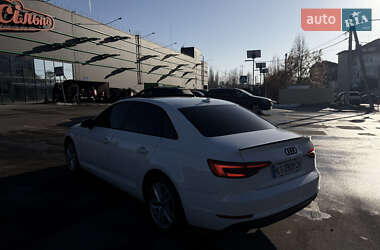 Седан Audi A4 2017 в Киеве
