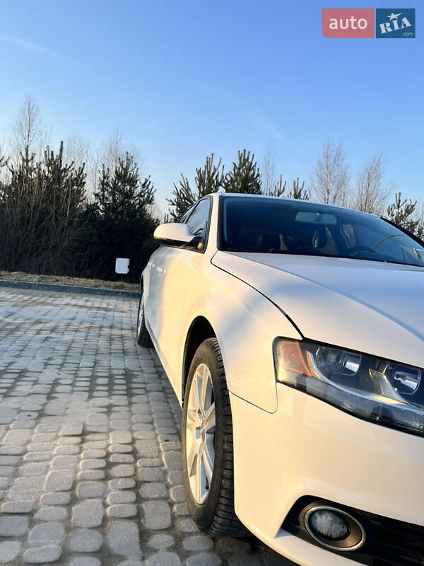 Седан Audi A4 2010 в Николаеве