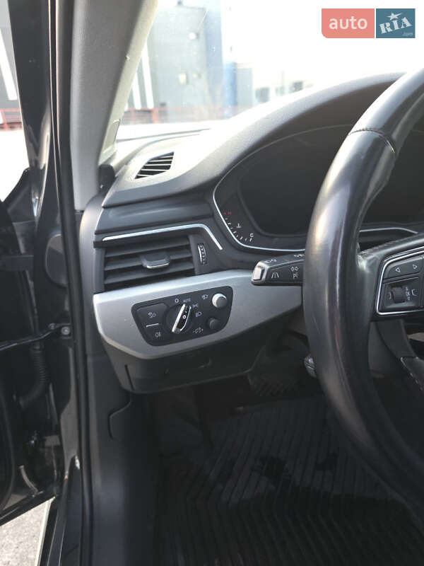Седан Audi A4 2016 в Харькове