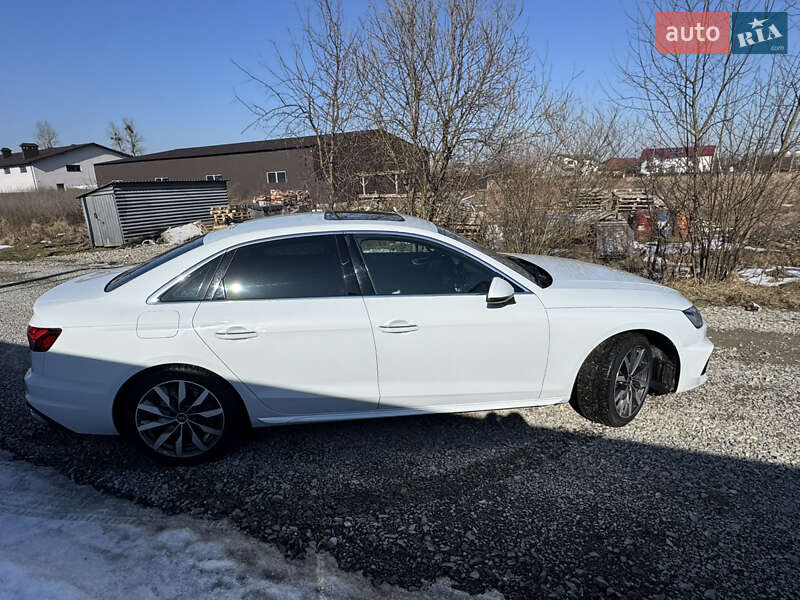 Седан Audi A4 2021 в Ивано-Франковске