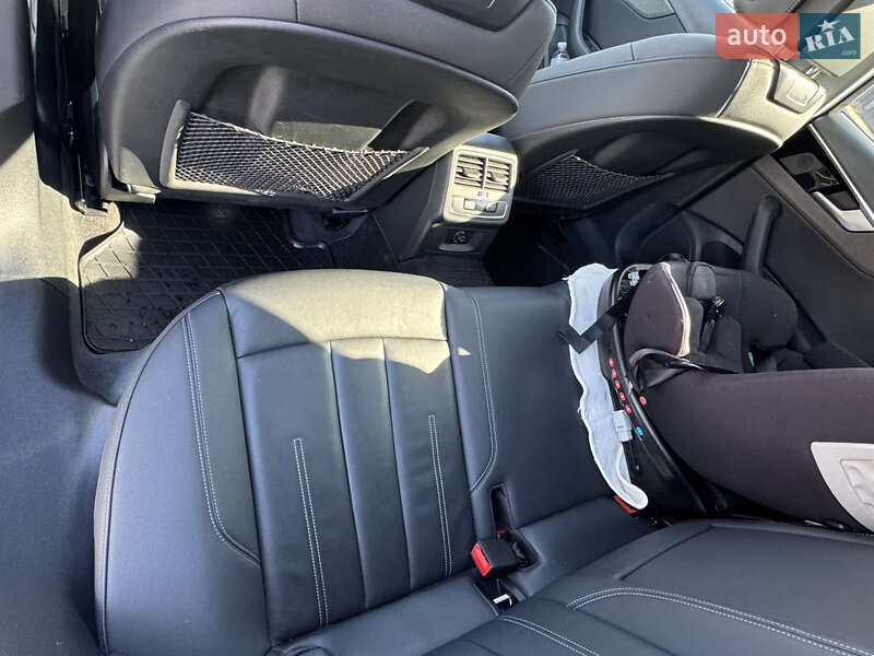 Седан Audi A4 2021 в Ивано-Франковске