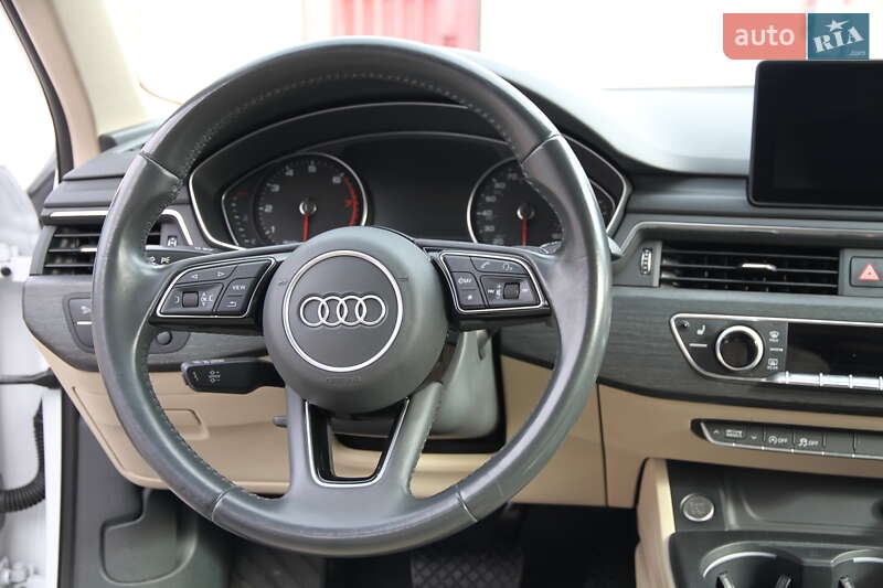 Седан Audi A4 2017 в Киеве