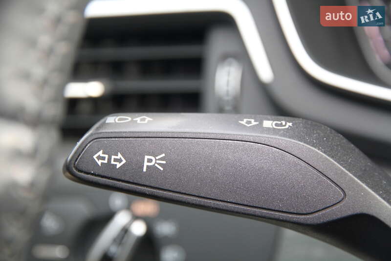 Седан Audi A4 2017 в Киеве
