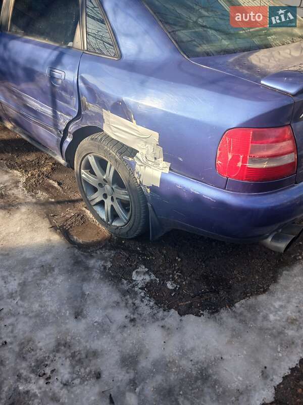 Седан Audi A4 1996 в Дніпрі