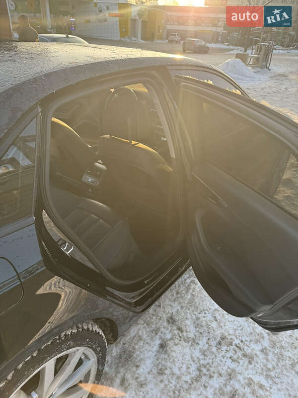 Седан Audi A4 2016 в Киеве