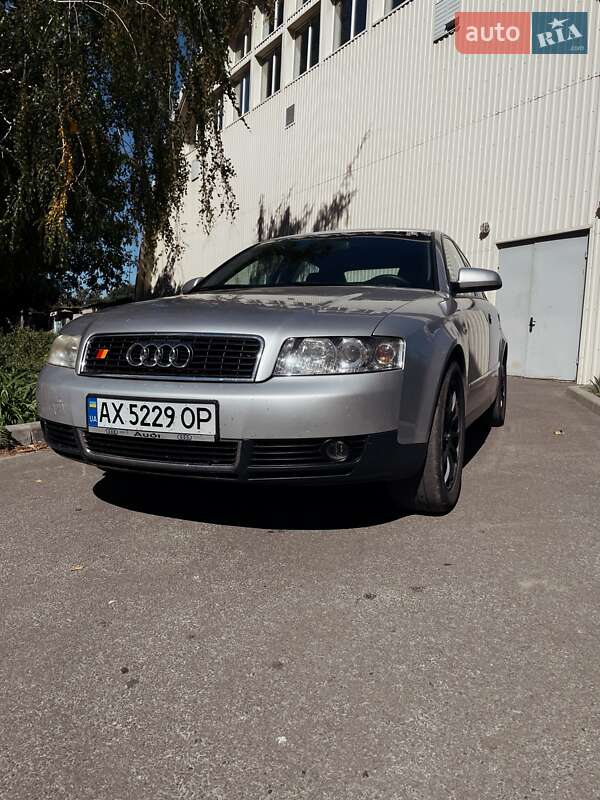 Седан Audi A4 2002 в Краснограде