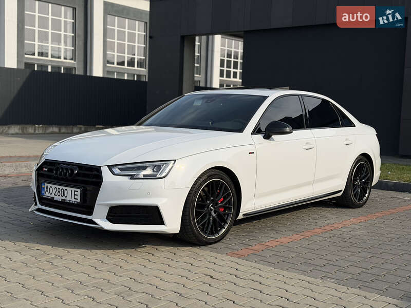 Седан Audi A4 2017 в Мукачево