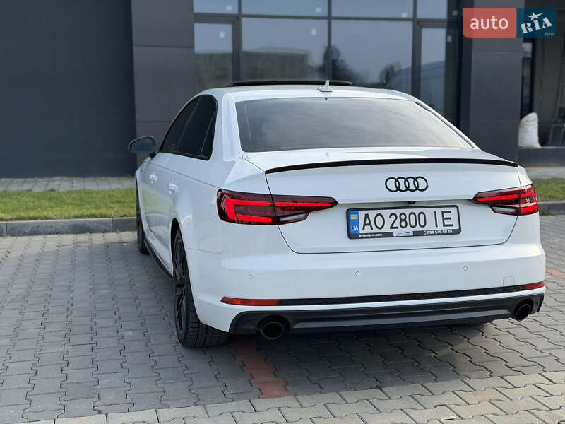 Седан Audi A4 2017 в Мукачево