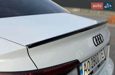 Седан Audi A4 2017 в Мукачево