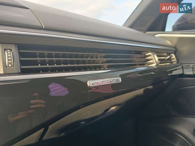 Седан Audi A4 2017 в Киеве